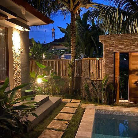 Villa Melanting كارانغاسِم المظهر الخارجي الصورة