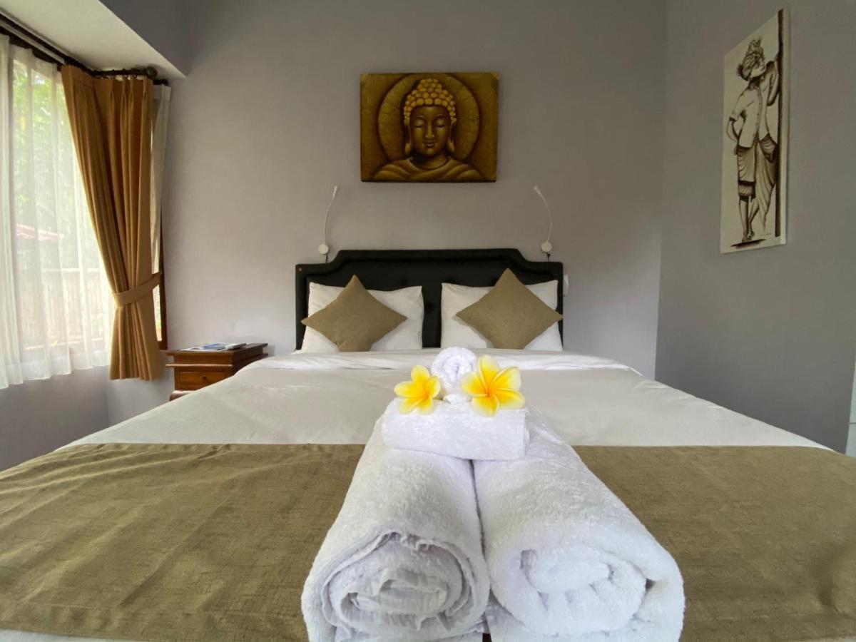 Villa Melanting كارانغاسِم المظهر الخارجي الصورة