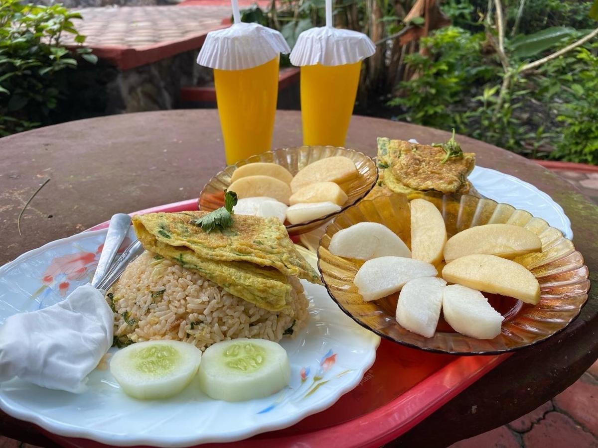 Villa Melanting كارانغاسِم المظهر الخارجي الصورة