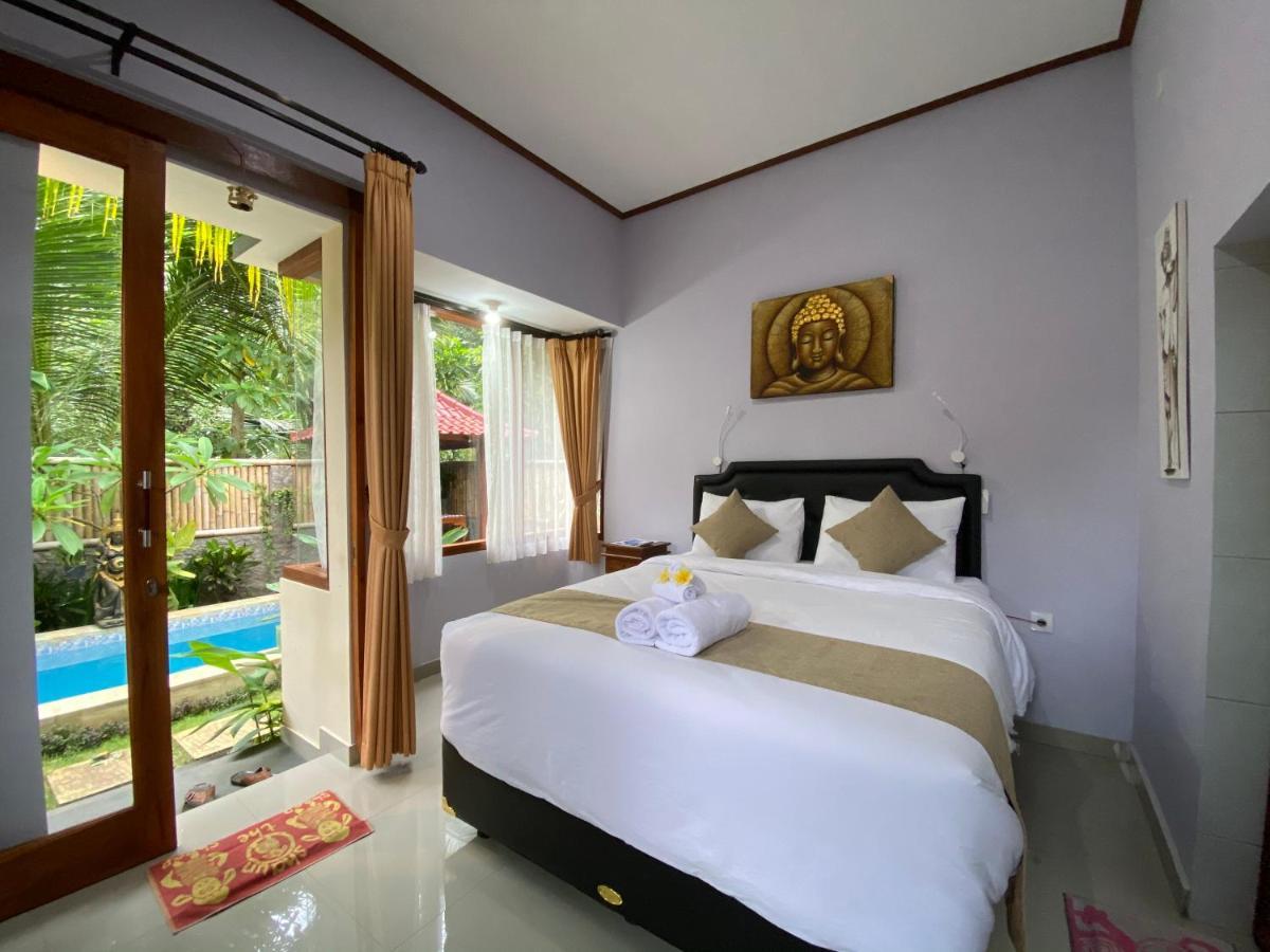 Villa Melanting كارانغاسِم المظهر الخارجي الصورة