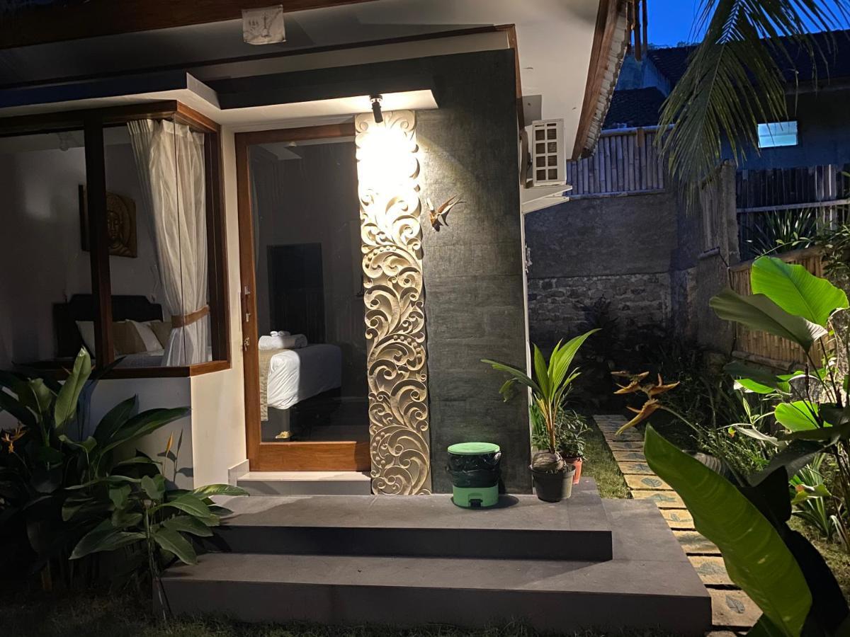 Villa Melanting كارانغاسِم المظهر الخارجي الصورة
