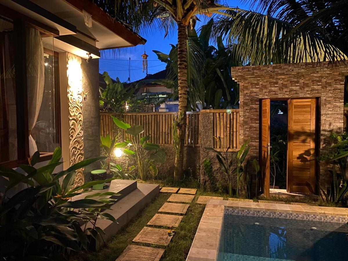 Villa Melanting كارانغاسِم المظهر الخارجي الصورة