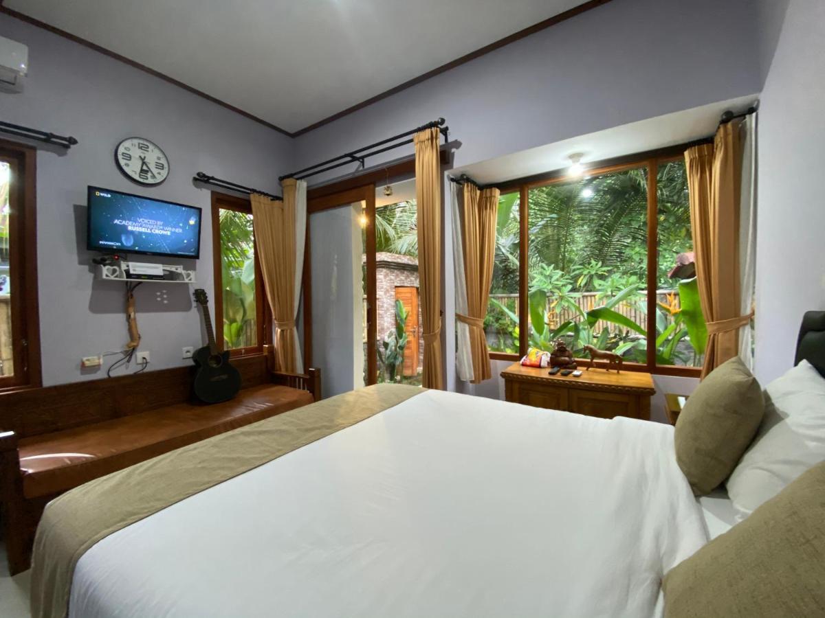 Villa Melanting كارانغاسِم المظهر الخارجي الصورة