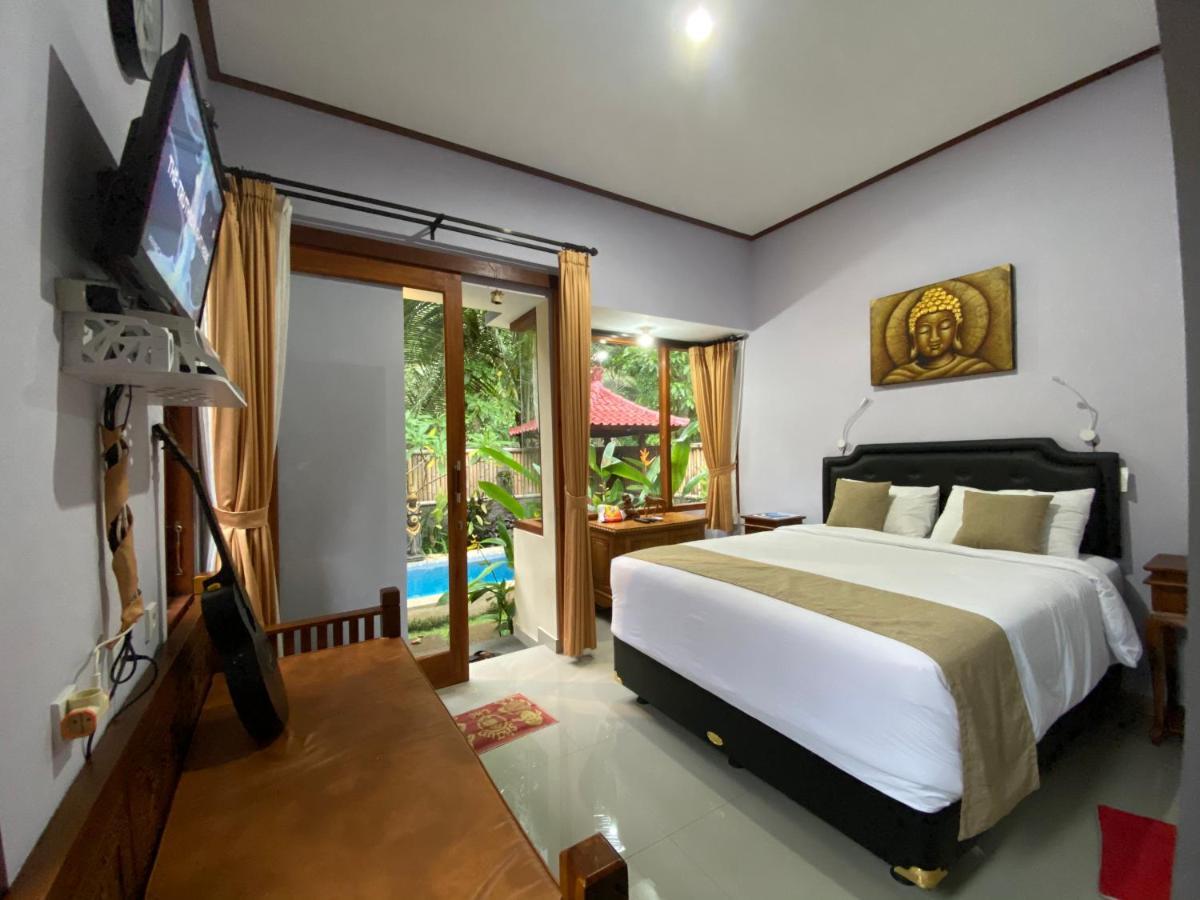 Villa Melanting كارانغاسِم المظهر الخارجي الصورة