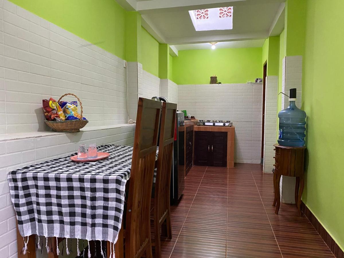 Villa Melanting كارانغاسِم المظهر الخارجي الصورة